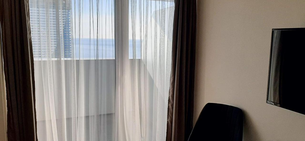 Alliance Palace Sea View Apartment Batumi Ngoại thất bức ảnh